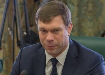 Олег Царёв