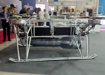 Ударный дрон с ФАБ-250 показали на выставке «Армия-2024»