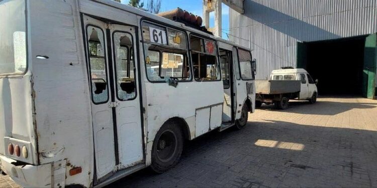 Беременная женщина погибла в Донецке: ВСУ обстреляли автобус, 10 человек ранены