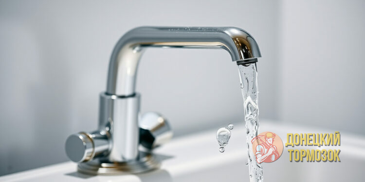 Горячей воды в Донецке не будет: власти заявили о критическом состоянии системы