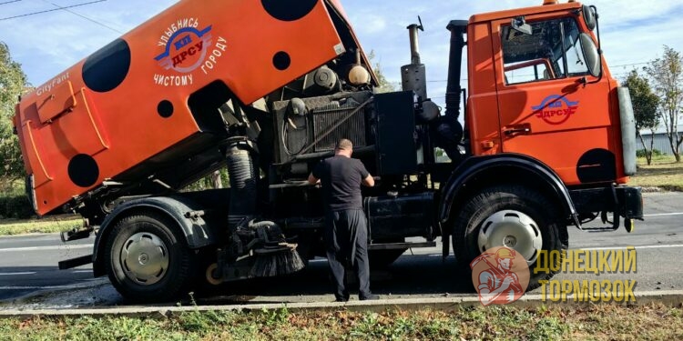 Отдыхающие пожаловались — власти отреагировали: вывоз мусора на курортах ДНР ускорят