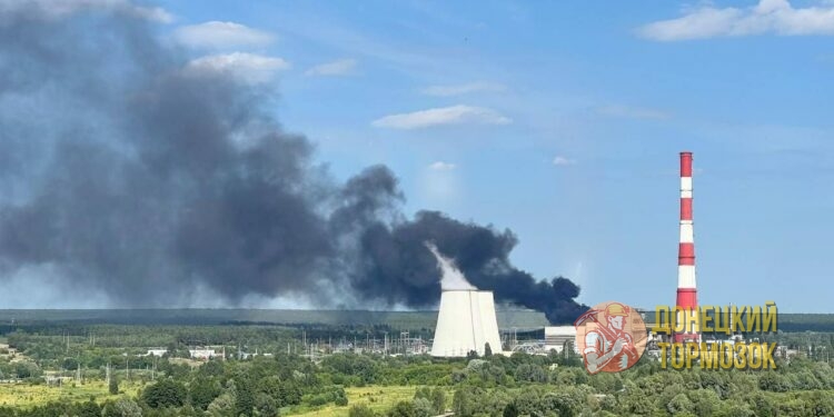 Взрыв рядом с ТЭЦ-6: часть Киева погрузилась в темноту